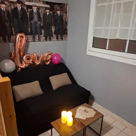 Thegarrisonloft Lägenhet Caen